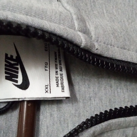 Nwot Nike tech XXL grey hooded zip up sweatshirt ended up buying a crew necktech - Picture 4 of 5